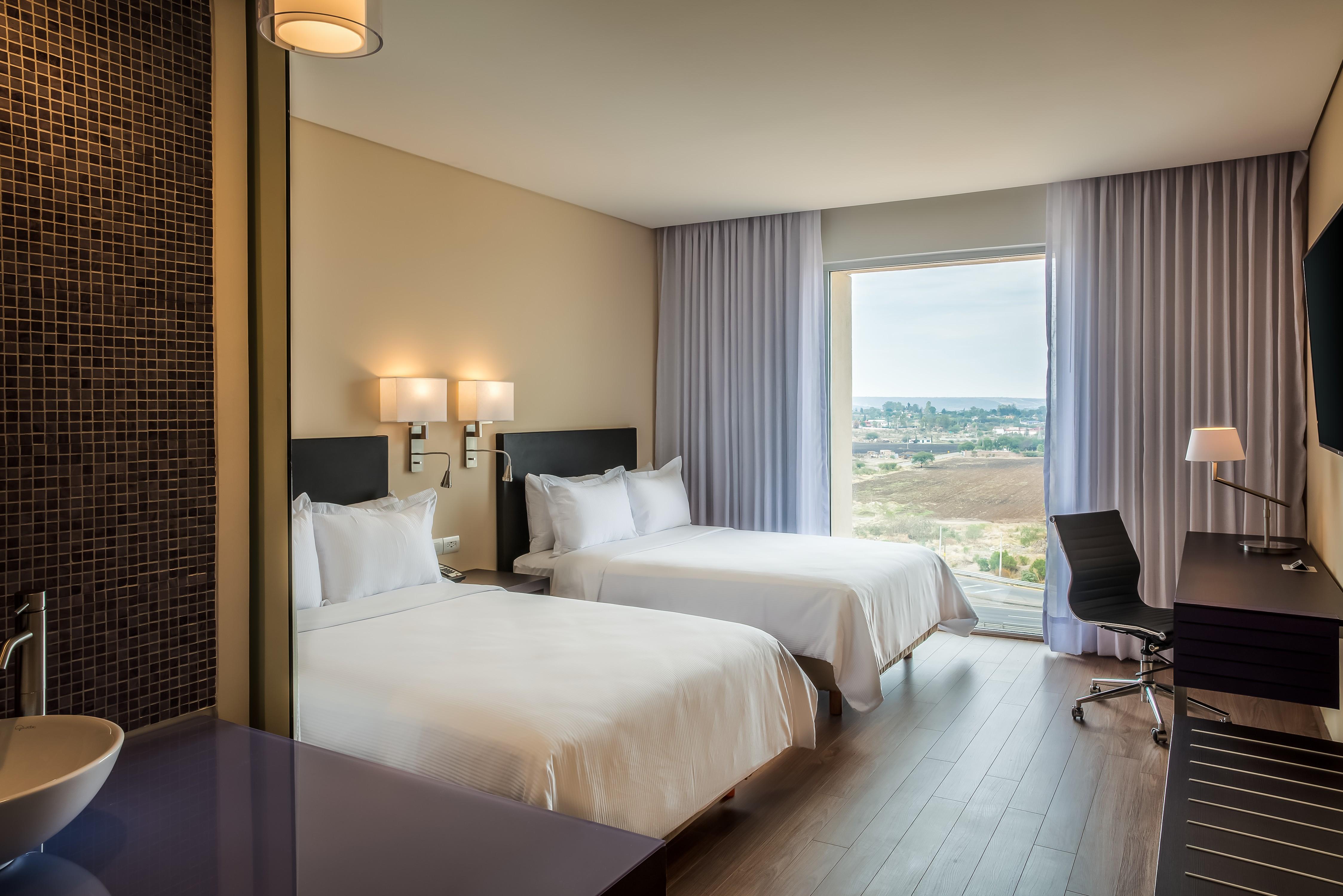 Fiesta Inn Silao Puerto Interior Ngoại thất bức ảnh