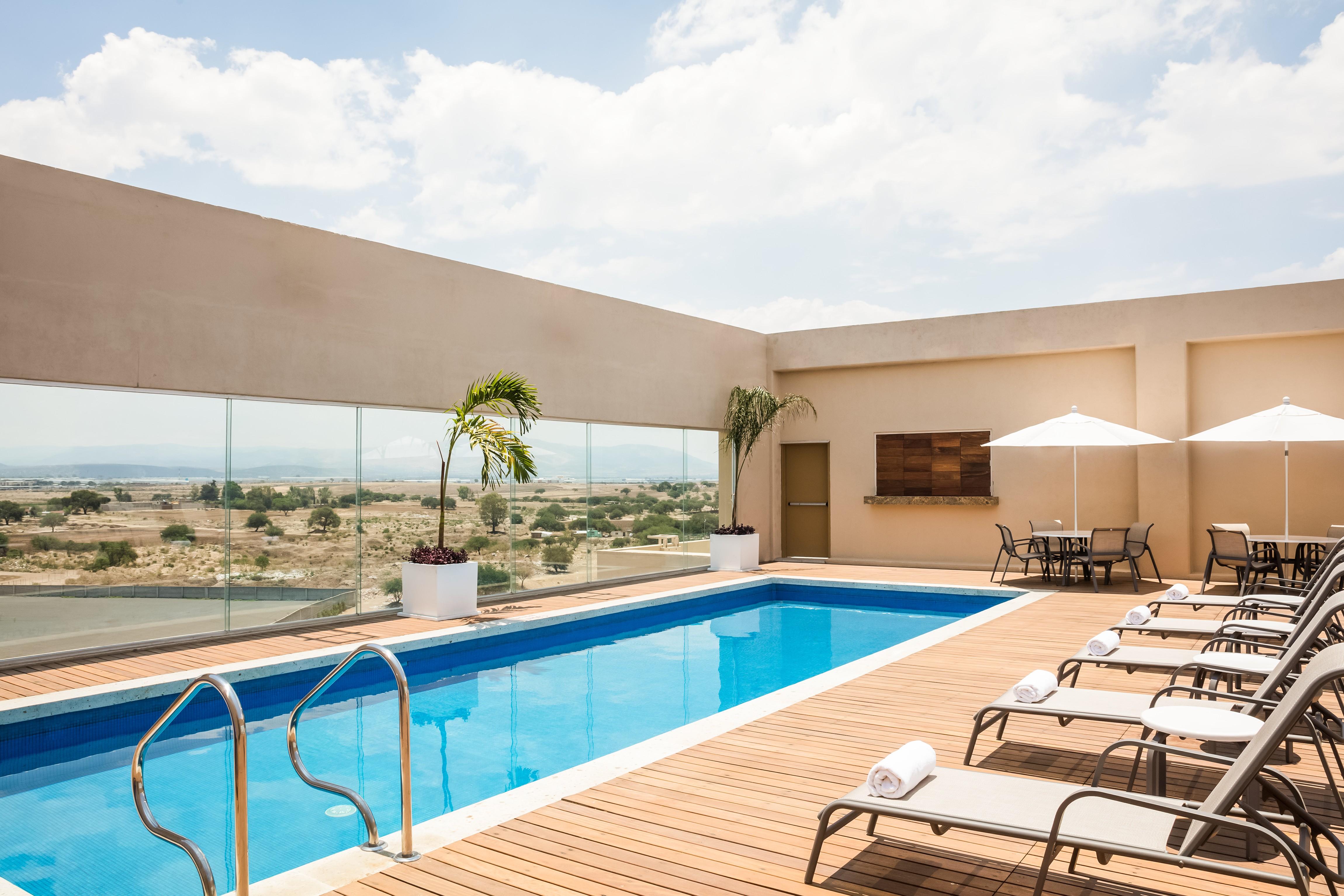 Fiesta Inn Silao Puerto Interior Ngoại thất bức ảnh