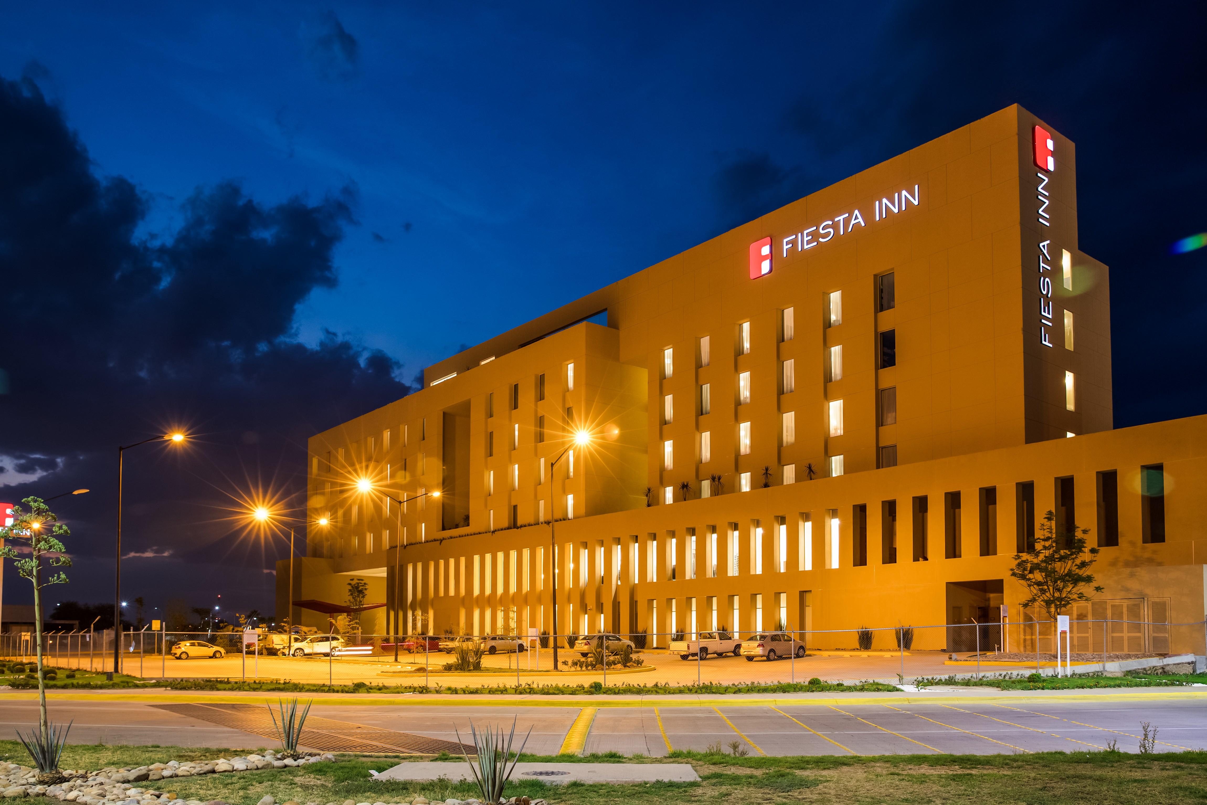 Fiesta Inn Silao Puerto Interior Ngoại thất bức ảnh