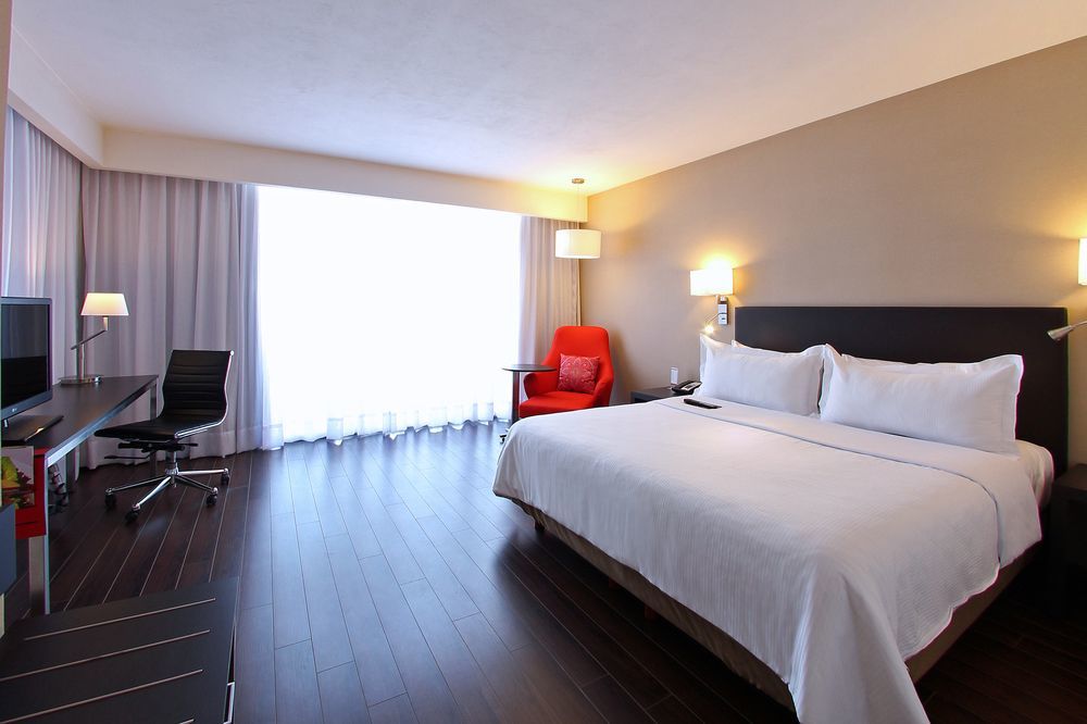 Fiesta Inn Silao Puerto Interior Ngoại thất bức ảnh